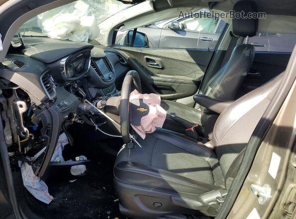 KL7CJPSM1MB371615 2021 CHEVROLET TRAX Silver Widok wnętrza z przodu