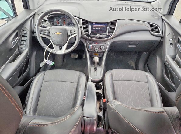KL7CJPSM3MB368960 2021 CHEVROLET TRAX Silver Dashboard view