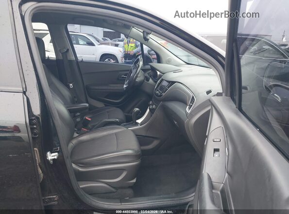 KL7CJPSM5MB361296 2021 CHEVROLET TRAX Black Սալոնի դիմացի տեսք