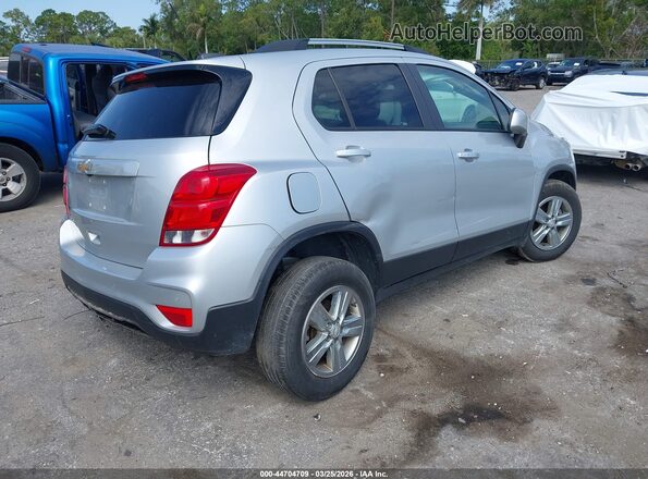 KL7CJPSM5MB370998 2021 CHEVROLET TRAX Серебряный Задняя правая четверть
