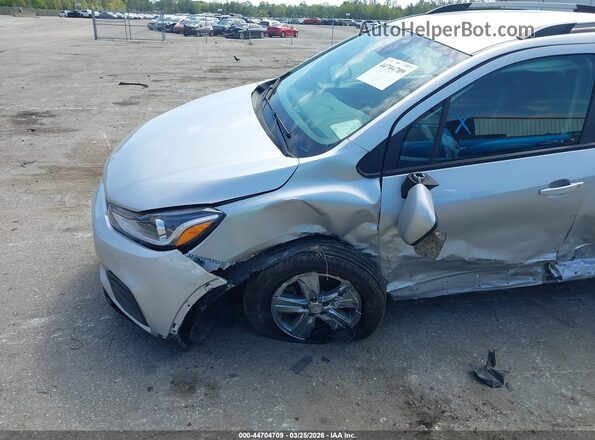 KL7CJPSM5MB370998 2021 CHEVROLET TRAX Серебряный Вид спереди