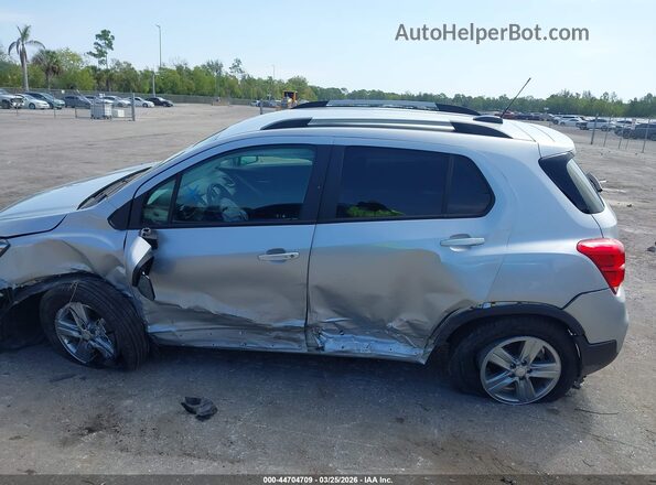 KL7CJPSM5MB370998 2021 CHEVROLET TRAX Серебряный 