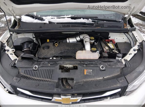 KL7CJPSM6MB366538 2021 CHEVROLET TRAX Белый Вид сзади