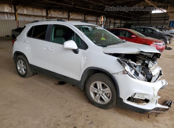 KL7CJPSM7MB372073 2021 CHEVROLET TRAX Белый Передняя правая четверть