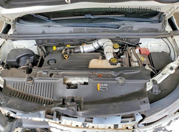 KL7CJPSM7MB372073 2021 CHEVROLET TRAX Белый Вид задней части салона