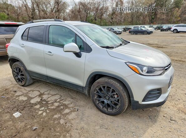 KL7CJPSM7NB542501 2022 CHEVROLET TRAX Silver Front right