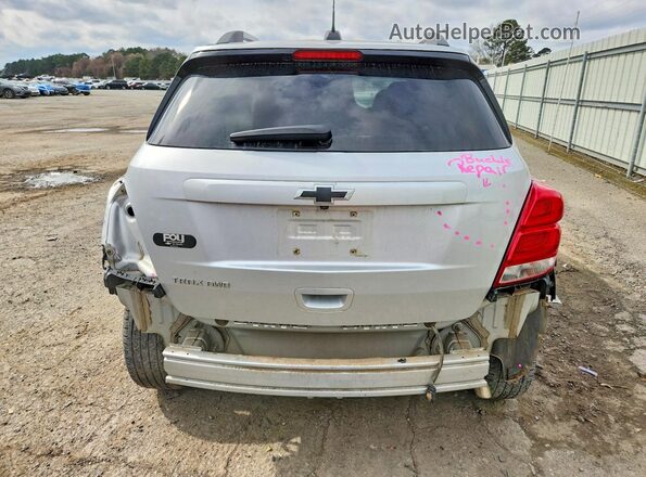 KL7CJPSM7NB542501 2022 CHEVROLET TRAX Silver Rear view