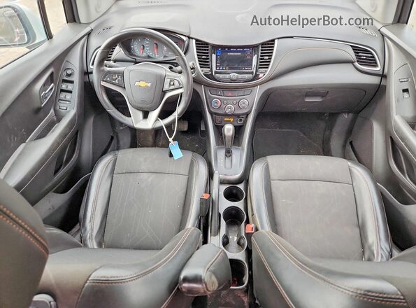 KL7CJPSM7NB542501 2022 CHEVROLET TRAX Silver Dashboard view