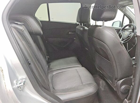 KL7CJPSMXNB540581 2022 CHEVROLET TRAX Silver Rear interior view