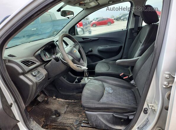 KL8CB6SA3KC815772 2019 CHEVROLET SPARK Серебряный Вид салона спереди