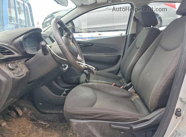 KL8CC6SA2KC757747 2019 CHEVROLET SPARK Silver Widok wnętrza z przodu