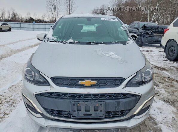 KL8CC6SA2KC757747 2019 CHEVROLET SPARK Silver Widok z przodu