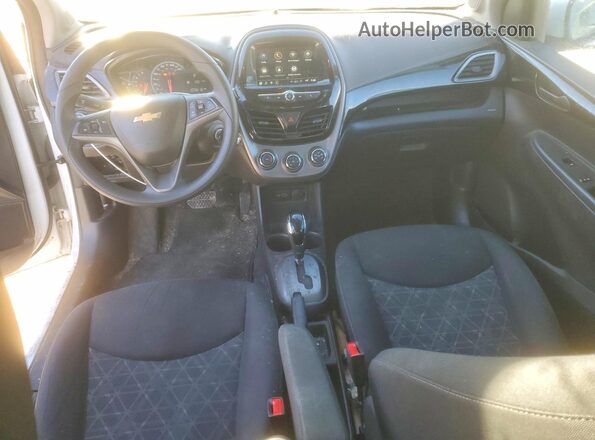 KL8CD6SA0MC744060 2021 CHEVROLET SPARK Белый Вид панели приборов