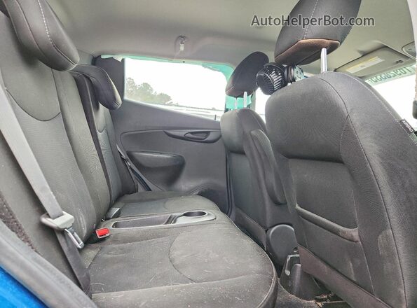 KL8CD6SA2MC738244 2021 CHEVROLET SPARK Blue Rear seats view