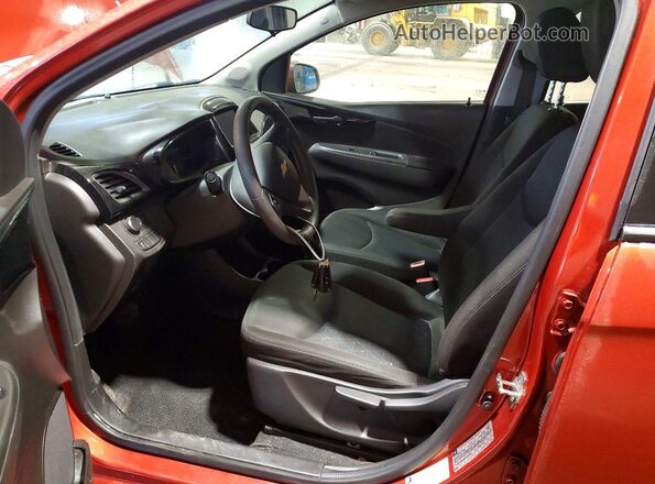 KL8CD6SA3MC712025 2021 CHEVROLET SPARK Red Widok wnętrza z przodu