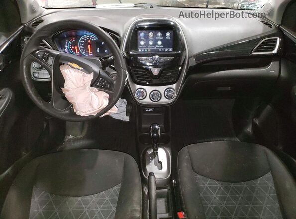 KL8CD6SA6LC447096 2020 CHEVROLET SPARK Red Widok deski rozdzielczej