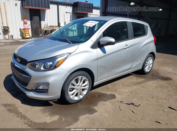 KL8CD6SA9MC216310 2021 CHEVROLET SPARK Silver Vista tres cuartos delantera izquierda