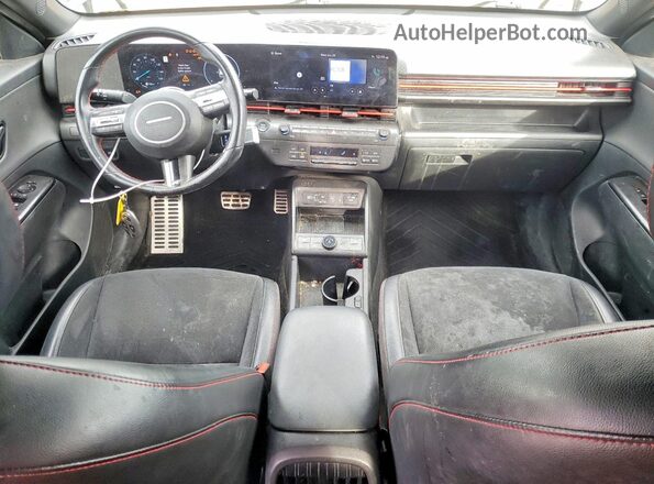 KM8HACA34RU027780 2024 HYUNDAI KONA Black Dashboard view