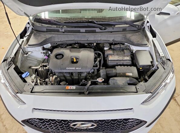 KM8K2CAA2LU586978 2020 HYUNDAI KONA Белый Вид задней части салона