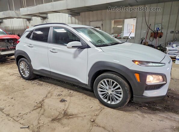 KM8K2CAA2LU586978 2020 HYUNDAI KONA Белый Передняя правая четверть