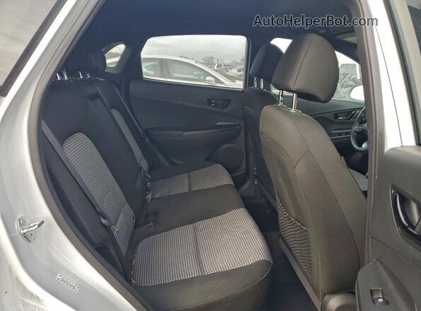 KM8K63A5XMU696038 2021 HYUNDAI KONA White Вид задніх сидінь