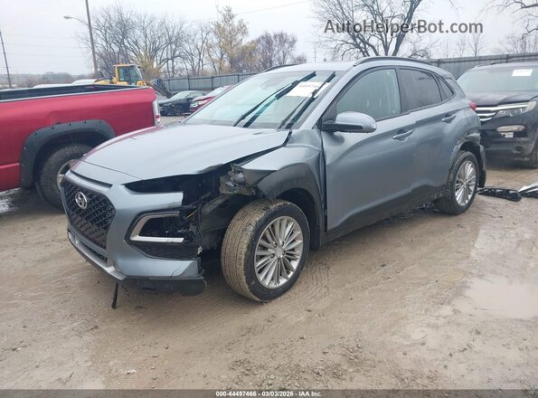 KM8K6CAA0MU605159 2021 HYUNDAI KONA Light Blue Vista tres cuartos delantera izquierda