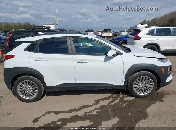 KM8K6CAA2MU678498 2021 HYUNDAI KONA Белый Вид задней части салона