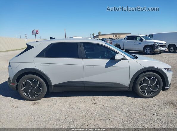 KM8KM4AE1NU065191 2022 HYUNDAI IONIQ 5 Gray Vista interior trasera