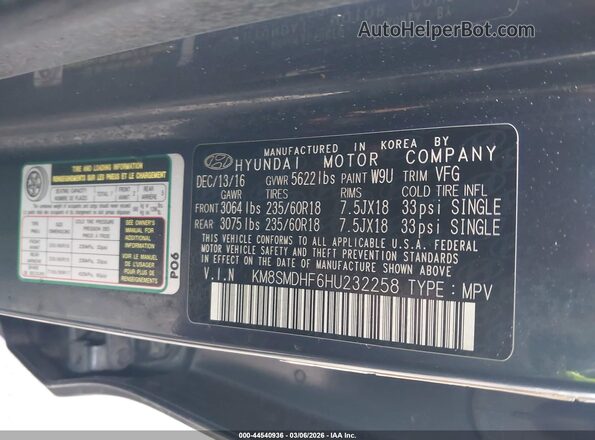 KM8SMDHF6HU232258 2017 HYUNDAI SANTA FE Gray Vista del compartimento del motor
