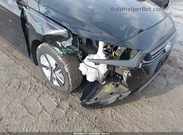 KMHC65LC0HU030078 2017 HYUNDAI IONIQ HYBRID Black Widok z przodu