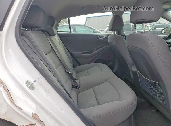 KMHC65LC0MU255630 2021 HYUNDAI IONIQ White Вид задньої частини салону