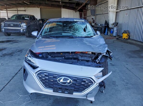 KMHC65LC1NU273412 2022 HYUNDAI IONIQ Серебряный Вид спереди