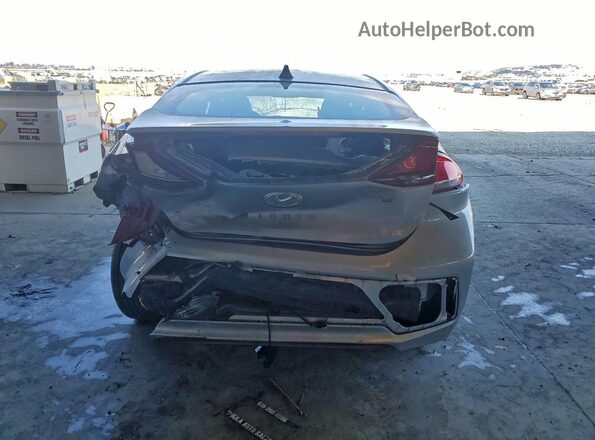 KMHC65LC1NU273412 2022 HYUNDAI IONIQ Серебряный Вид сзади