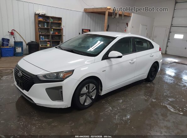 KMHC65LC4HU026633 2017 HYUNDAI IONIQ HYBRID White Front left