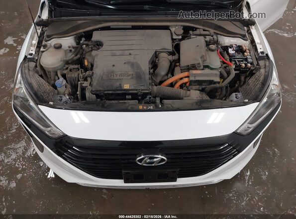 KMHC65LC4HU026633 2017 HYUNDAI IONIQ HYBRID White Rear view
