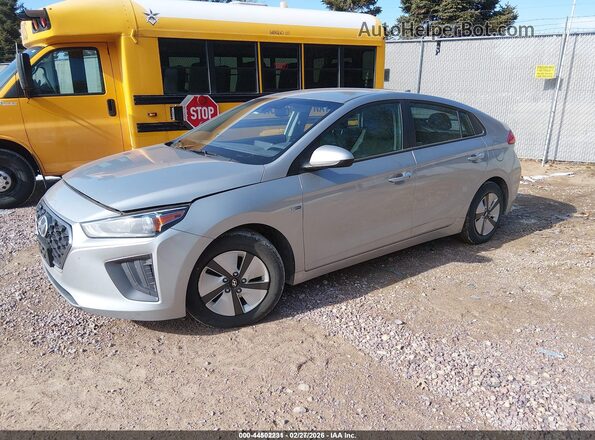 KMHC65LC6LU227670 2020 HYUNDAI IONIQ HYBRID Silver Առջևի ձախ երեք քառորդ տեսարան