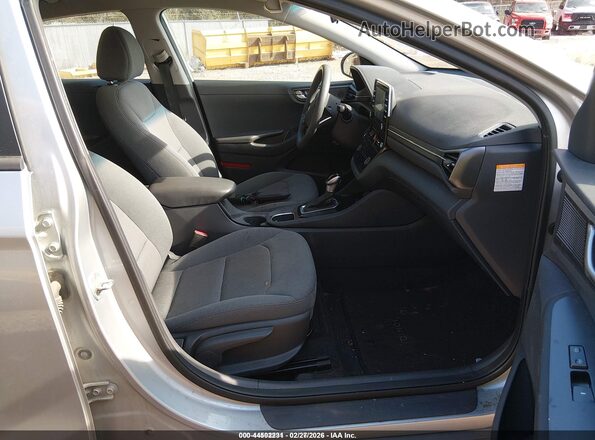 KMHC65LC6LU227670 2020 HYUNDAI IONIQ HYBRID Silver Սալոնի դիմացի տեսք