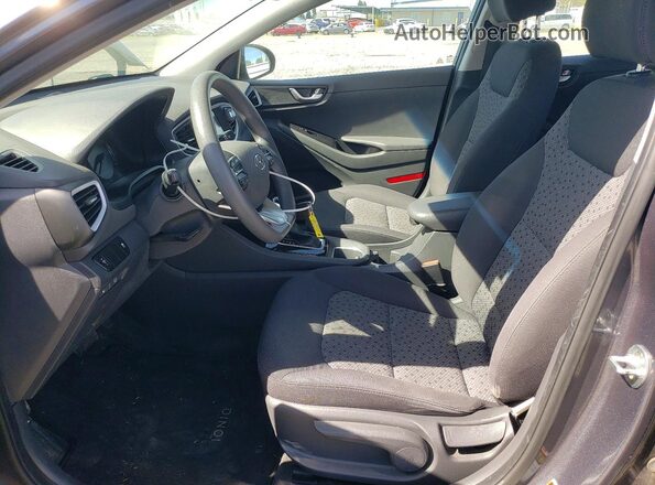 KMHC65LC8HU050370 2017 HYUNDAI IONIQ Gray Front interior view