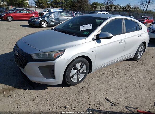 KMHC65LC8JU074027 2018 HYUNDAI IONIQ HYBRID Silver წინა მარცხენა ხედი სამი მეოთხედიდან