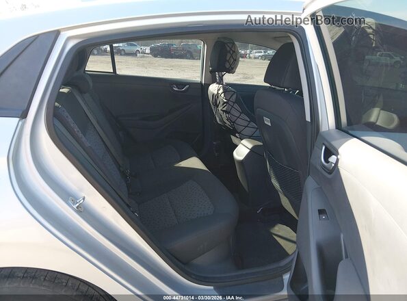 KMHC65LC8JU074027 2018 HYUNDAI IONIQ HYBRID Silver VIN კოდის სტიკერის ხედი