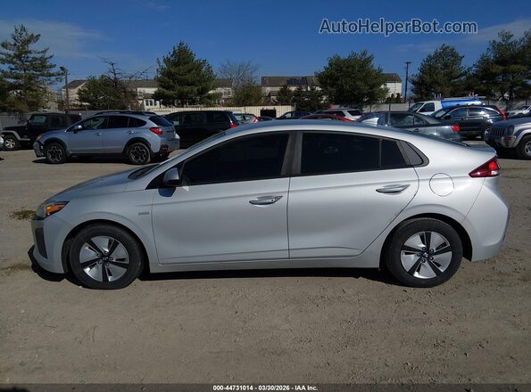 KMHC65LC8JU074027 2018 HYUNDAI IONIQ HYBRID Silver სალონის 360-გრადუსიანი ხედი