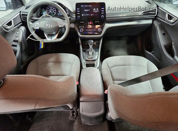 KMHC65LCXMU257739 2021 HYUNDAI IONIQ Silver Widok deski rozdzielczej