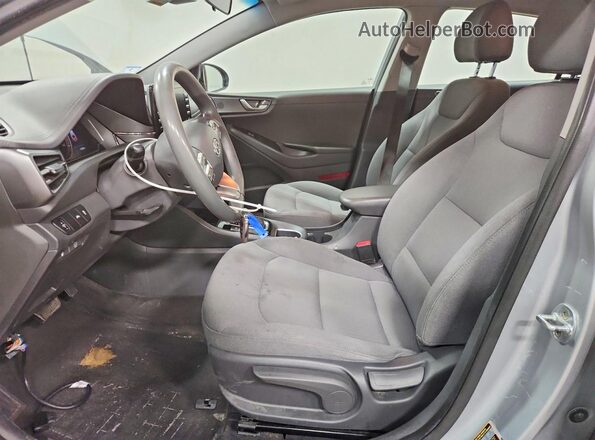 KMHC65LCXMU257739 2021 HYUNDAI IONIQ Silver Widok wnętrza z przodu