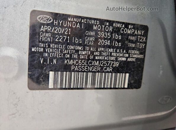 KMHC65LCXMU257739 2021 HYUNDAI IONIQ Silver Widok komory silnika