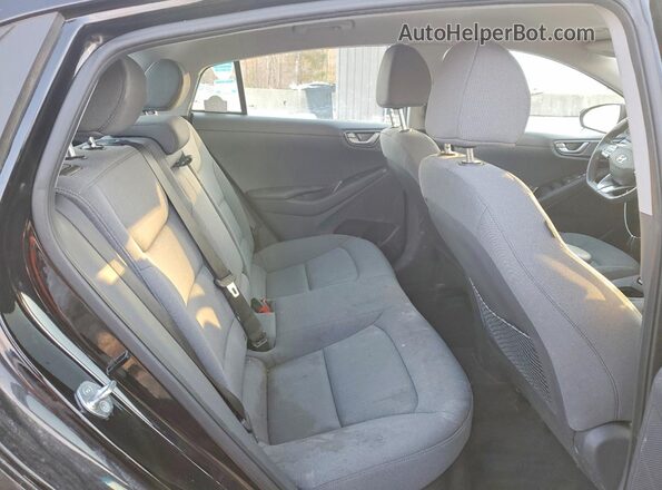 KMHC65LD1MU261591 2021 HYUNDAI IONIQ Black Widok tylnych siedzeń