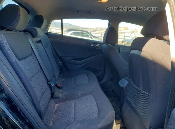 KMHC75LC2JU063800 2018 HYUNDAI IONIQ Black Widok tylnych siedzeń