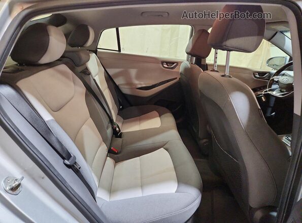 KMHC75LC7LU231630 2020 HYUNDAI IONIQ Silver უკანა სავარძლების ხედი