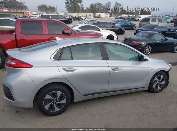 KMHC75LC9JU065818 2018 HYUNDAI IONIQ HYBRID Silver Widok wnętrza z tyłu