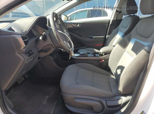 KMHC75LJ9LU060734 2020 HYUNDAI IONIQ Белый Вид салона спереди