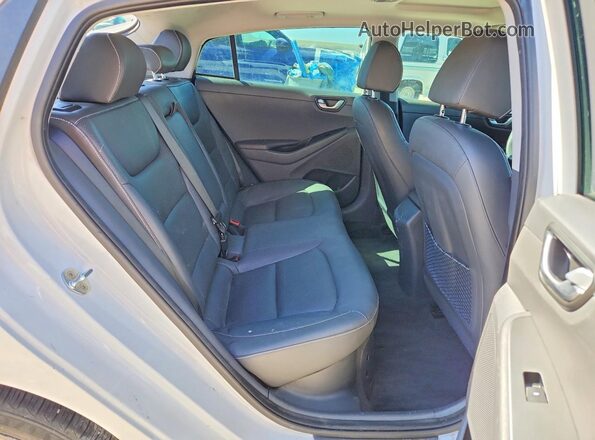 KMHC85LC2HU051542 2017 HYUNDAI IONIQ White Vista de los asientos traseros